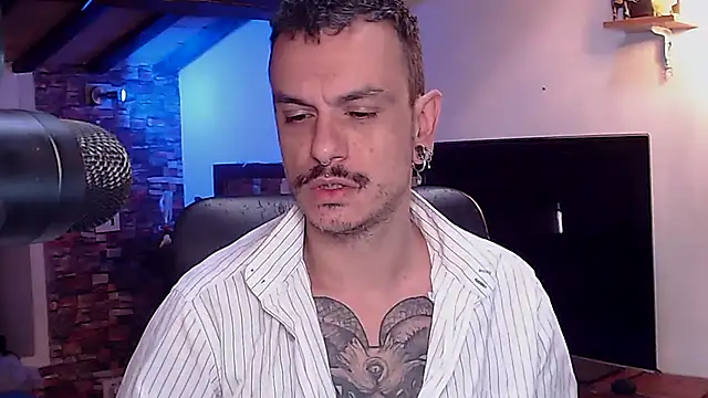 Snapshot of cek_186 chatting on 10-08-25, 07:28 cek 186 online show from 10-08-25, 07:28