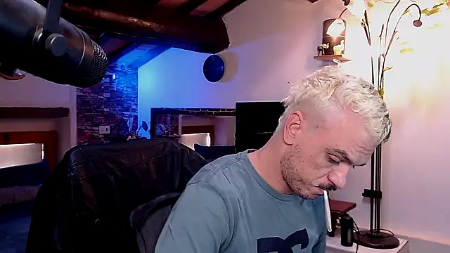 Snapshot of cek_186 chatting on 10-10-25, 07:29 cek 186 online show from 10-10-25, 07:29