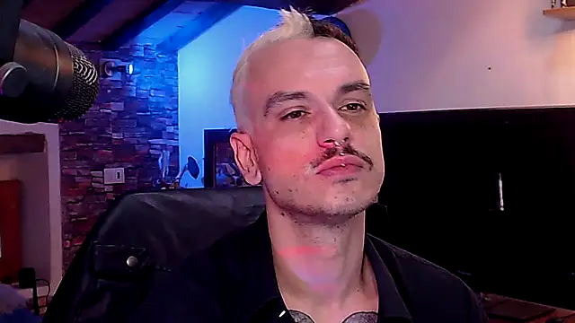 Snapshot of cek_186 chatting on 10-11-25, 07:07 cek 186 online show from 10-11-25, 07:07