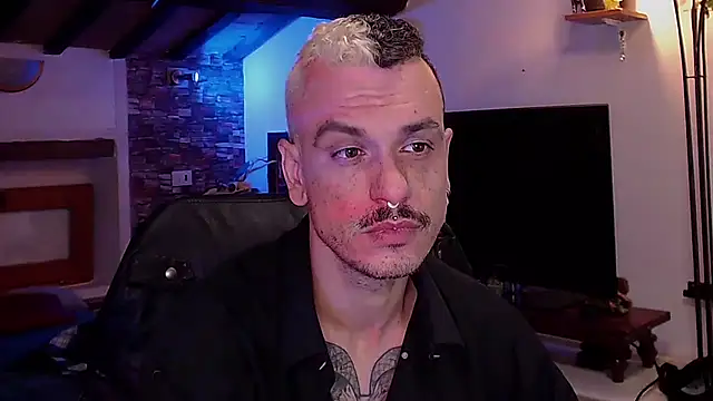 Snapshot of cek_186 chatting on 10-14-25, 07:03 cek 186 online show from 10-14-25, 07:03