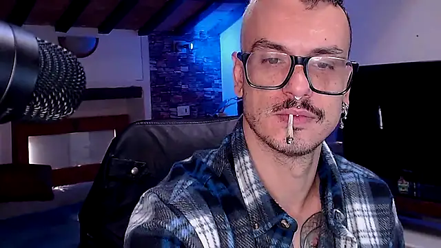 Snapshot of cek_186 chatting on 10-15-25, 07:08 cek 186 online show from 10-15-25, 07:08