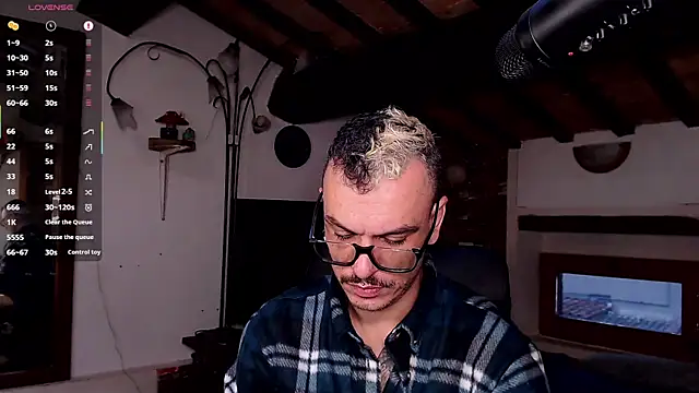 Snapshot of cek_186 chatting on 10-30-25, 08:49 cek 186 online show from 10-30-25, 08:49