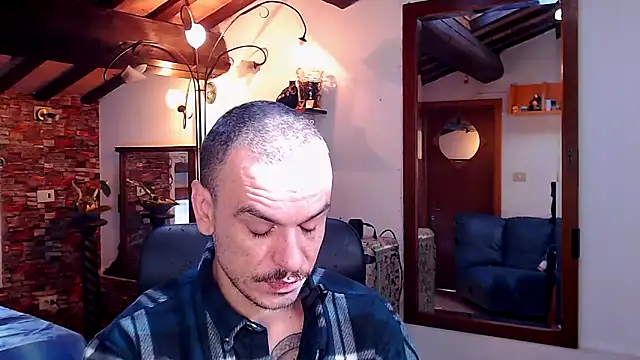 Snapshot of cek_186 chatting on 11-06-25, 08:48 cek 186 online show from 11-06-25, 08:48