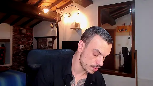 Snapshot of cek_186 chatting on 11-29-25, 04:32 cek 186 online show from 11-29-25, 04:32