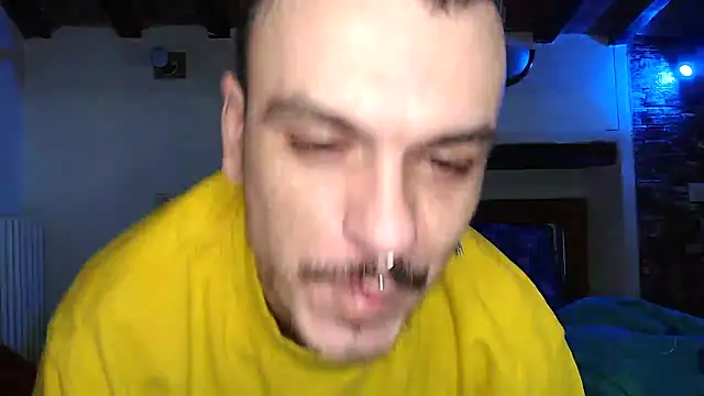 Snapshot of cek_186 chatting on 12-17-25, 08:09 cek 186 online show from 12-17-25, 08:09