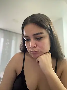 Snapshot of CamilaSofiia chatting on 06-26-26, 10:36 CamilaSofiia online show from 06-26-26, 10:36