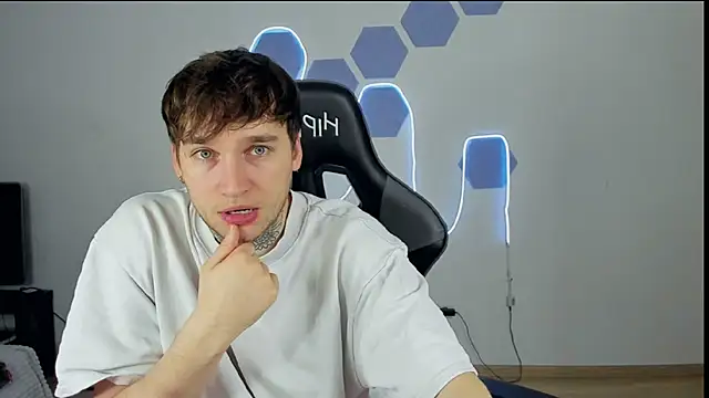 Chris Tyson online show from 12-03-24, 06:28