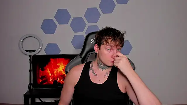 Chris Tyson online show from 10-22-25, 09:25