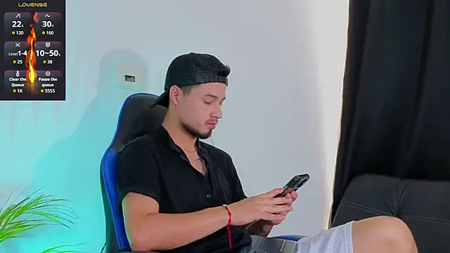 EdwardRoss  online show from 01-08-26, 07:27