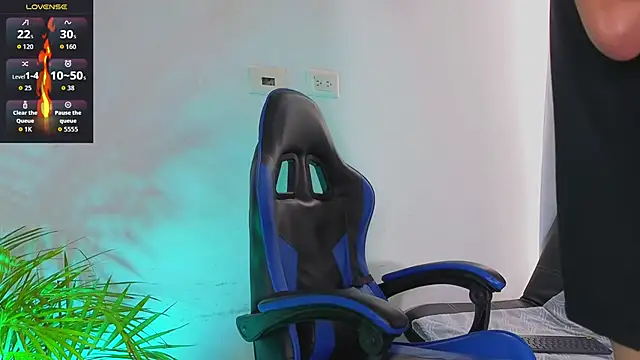 EdwardRoss  online show from 03-10-26, 07:19