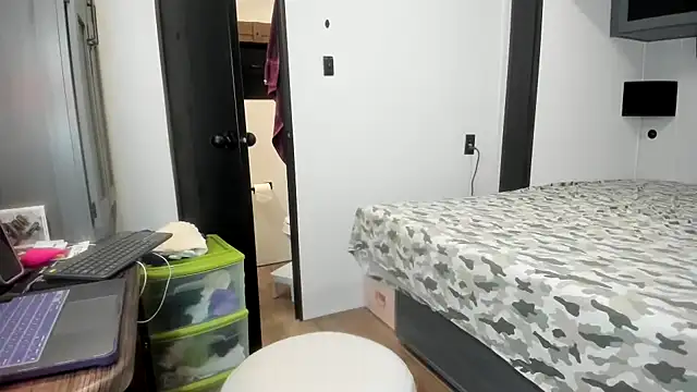 Snapshot of Persiasparadise chatting on 12-03-25, 01:46 Persiasparadise online show from 12-03-25, 01:46