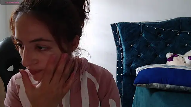 Snapshot of Kate_lorens9 chatting on 03-17-25, 06:42 Kate lorens9 online show from 03-17-25, 06:42