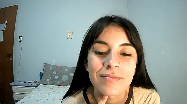 Snapshot of melodybar27 chatting on 02-03-25, 11:20 melodybar27 online show from 02-03-25, 11:20