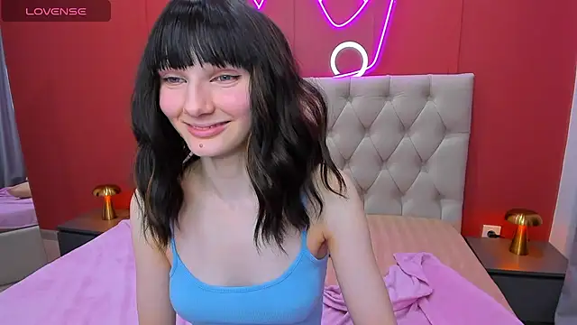 Snapshot of Lili_flowerr chatting on 01-17-25, 04:15 Lili flowerr online show from 01-17-25, 04:15