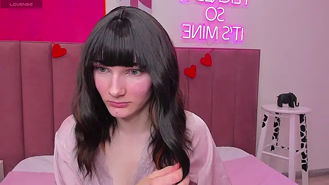 Snapshot of Lili_flowerr chatting on 03-22-25, 10:06 Lili flowerr online show from 03-22-25, 10:06