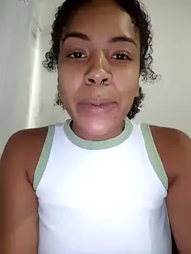 Julia Pretinha online show from 04-06-26, 12:06