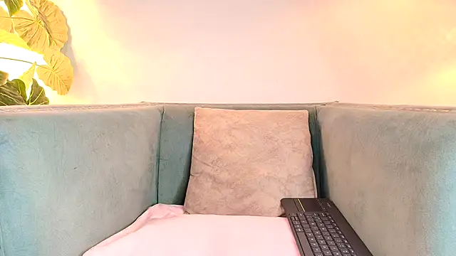 Fluffy Bubble21 online show from 09-25-25, 03:21