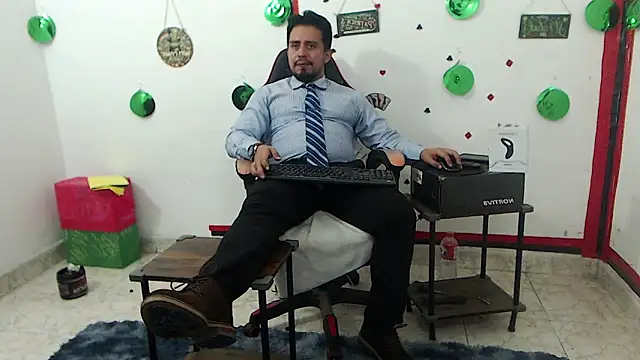 Snapshot of KalethBigDick chatting on 06-19-26, 05:23 KalethBigDick online show from 06-19-26, 05:23