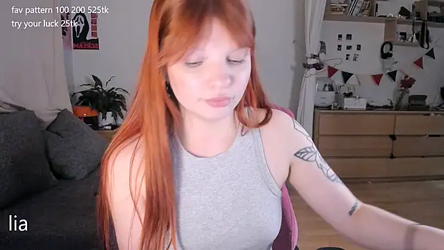Snapshot of lil_lia chatting on 05-04-26, 09:55 lil lia online show from 05-04-26, 09:55