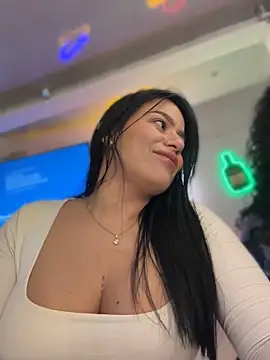 Snapshot of Miah_gomez_ chatting on 04-19-26, 01:16 Miah gomez online show from 04-19-26, 01:16