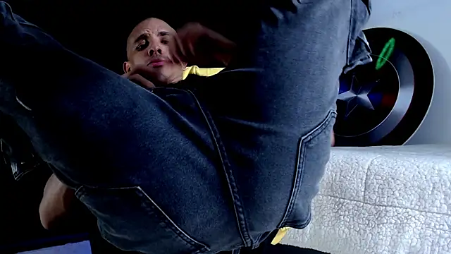 Antonywebb94 online show from 10-29-25, 03:53