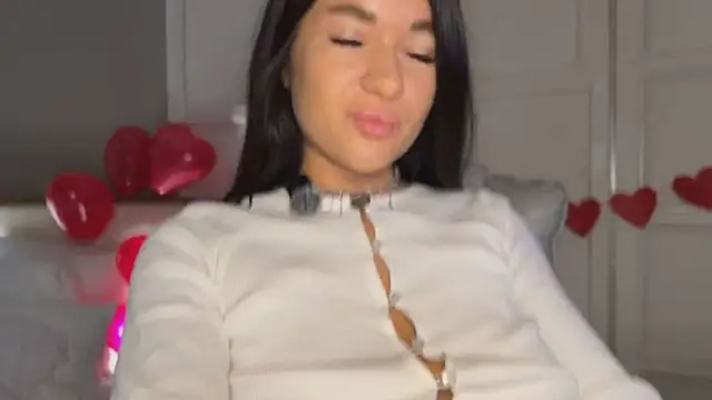 Snapshot of UrLillShy chatting on 02-07-26, 01:09 UrLillShy online show from 02-07-26, 01:09