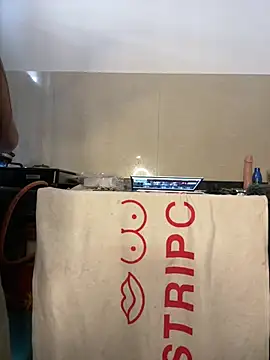 Snapshot of Miss__Malaika chatting on 12-24-24, 06:55 Miss Malaika online show from 12-24-24, 06:55