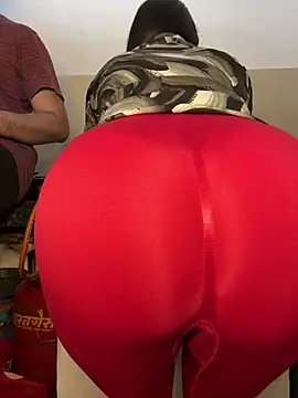 Snapshot of Miss__Malaika chatting on 01-01-25, 06:37 Miss Malaika online show from 01-01-25, 06:37