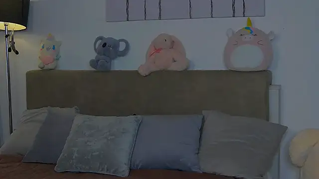 CassKiera online show from 10-10-25, 04:44