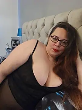 Snapshot of Sexy_Binxy chatting on 06-30-26, 11:00 Sexy Binxy online show from 06-30-26, 11:00