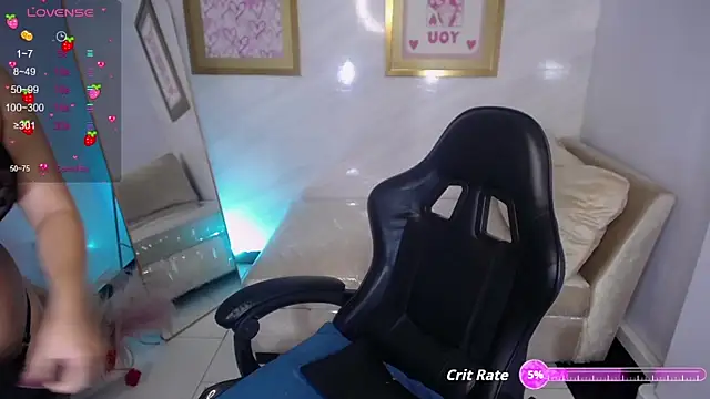 Snapshot of _mila_sweet_v chatting on 10-17-25, 03:42 mila sweet v online show from 10-17-25, 03:42