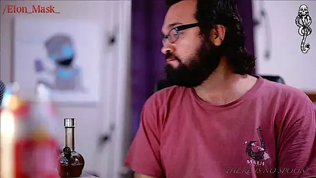 Snapshot of Seraph_De_La_Luna chatting on 01-04-25, 01:42 Seraph De La Luna online show from 01-04-25, 01:42