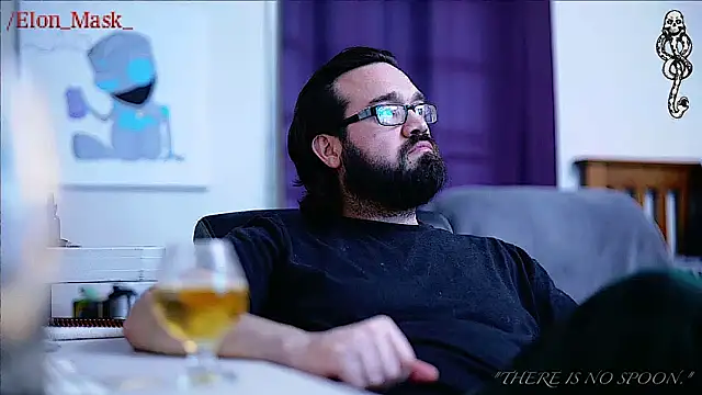 Snapshot of Seraph_De_La_Luna chatting on 01-12-25, 07:43 Seraph De La Luna online show from 01-12-25, 07:43