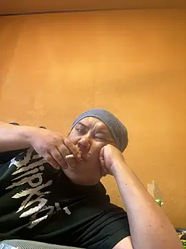 Snapshot of punk0805 chatting on 09-29-25, 06:18 punk0805 online show from 09-29-25, 06:18