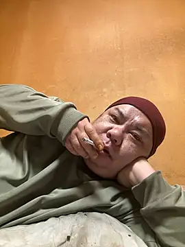 Snapshot of punk0805 chatting on 12-18-25, 04:02 punk0805 online show from 12-18-25, 04:02