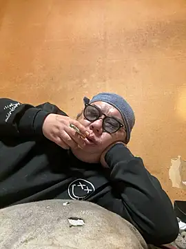 Snapshot of punk0805 chatting on 02-01-26, 01:09 punk0805 online show from 02-01-26, 01:09