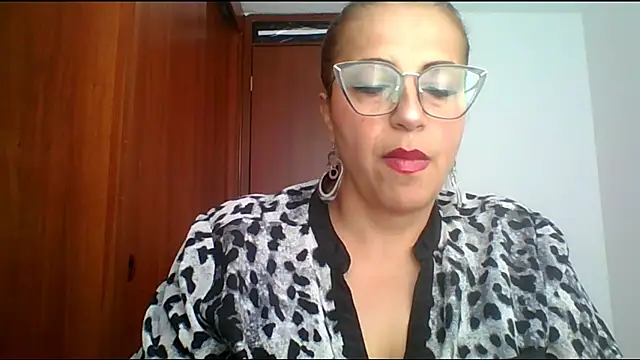 Snapshot of RossanaLionheart chatting on 04-28-26, 12:54 RossanaLionheart online show from 04-28-26, 12:54