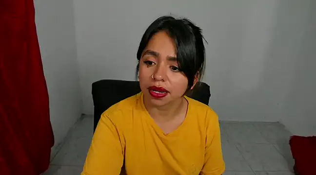 Snapshot of cory_rose chatting on 02-08-25, 04:25 cory rose online show from 02-08-25, 04:25