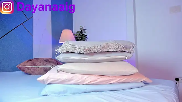 Voluptupus-girl online show from 04-07-26, 10:42