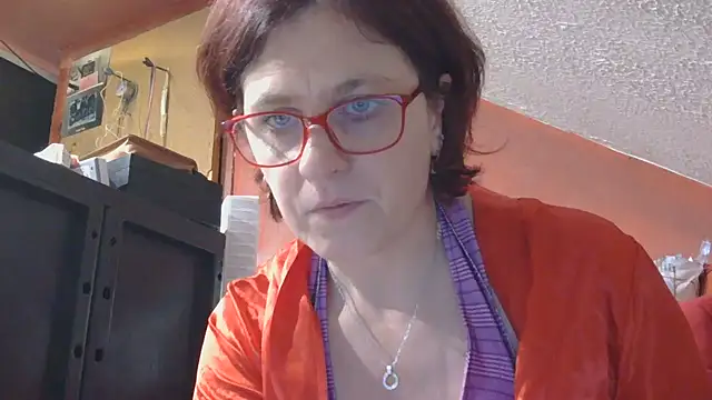 Snapshot of lanax chatting on 10-21-25, 11:22 lanax online show from 10-21-25, 11:22