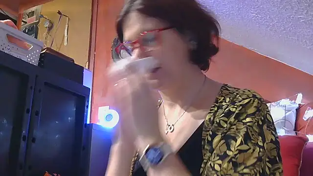 Snapshot of lanax chatting on 11-13-25, 01:10 lanax online show from 11-13-25, 01:10