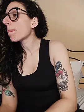 Snapshot of SofiaMori chatting on 05-18-26, 01:17 SofiaMori online show from 05-18-26, 01:17