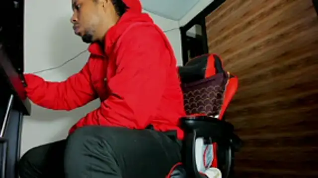 AlejoKhalifa  online show from 10-02-25, 09:05