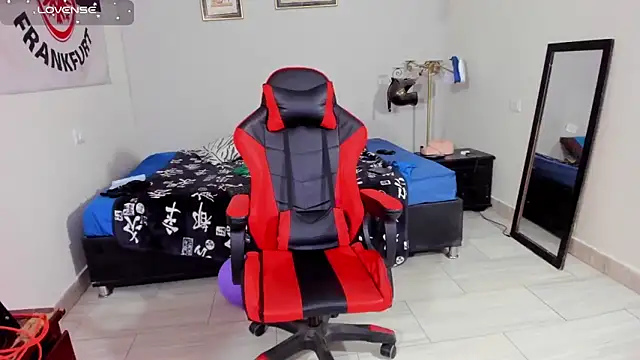 AlejoKhalifa  online show from 10-27-25, 08:29