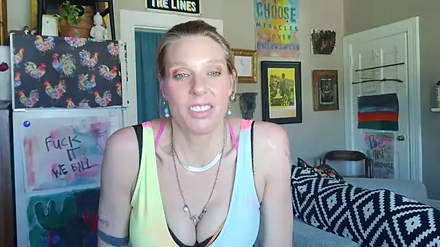 Glamazonx online show from 03-19-26, 07:40