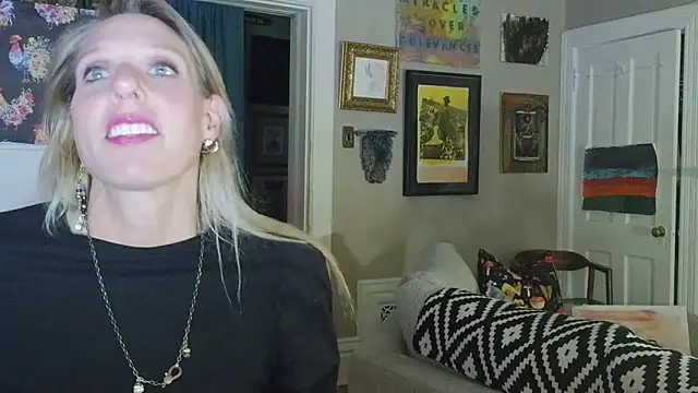 Glamazonx online show from 04-01-26, 05:52