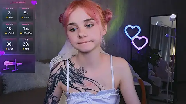 Snapshot of Britney_Lynch chatting on 03-22-25, 09:53 Britney Lynch online show from 03-22-25, 09:53