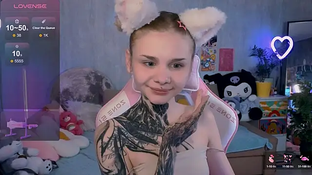 Snapshot of Britney_Lynch chatting on 09-09-25, 08:19 Britney Lynch online show from 09-09-25, 08:19