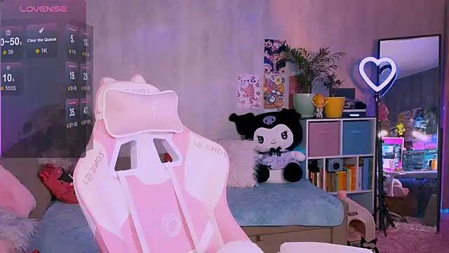 Snapshot of Britney_Lynch chatting on 09-19-25, 07:58 Britney Lynch online show from 09-19-25, 07:58