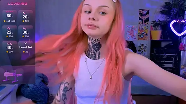 Snapshot of Britney_Lynch chatting on 09-27-25, 08:03 Britney Lynch online show from 09-27-25, 08:03